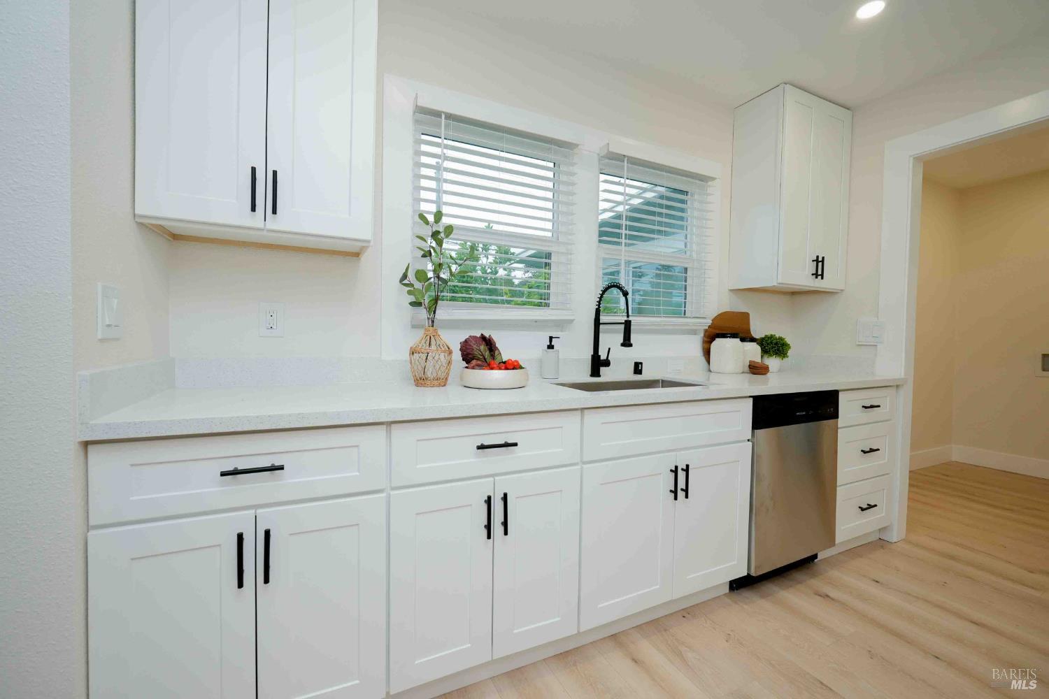 Detail Gallery Image 12 of 46 For 700 Springs Rd, Vallejo,  CA 94590 - 2 Beds | 1 Baths