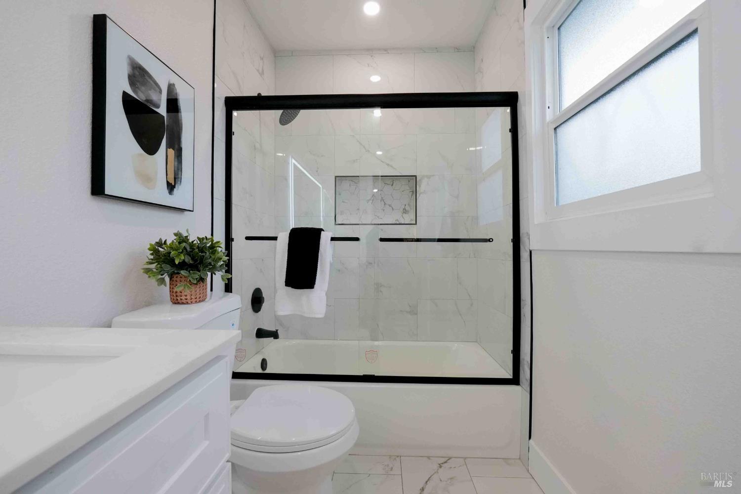 Detail Gallery Image 21 of 46 For 700 Springs Rd, Vallejo,  CA 94590 - 2 Beds | 1 Baths