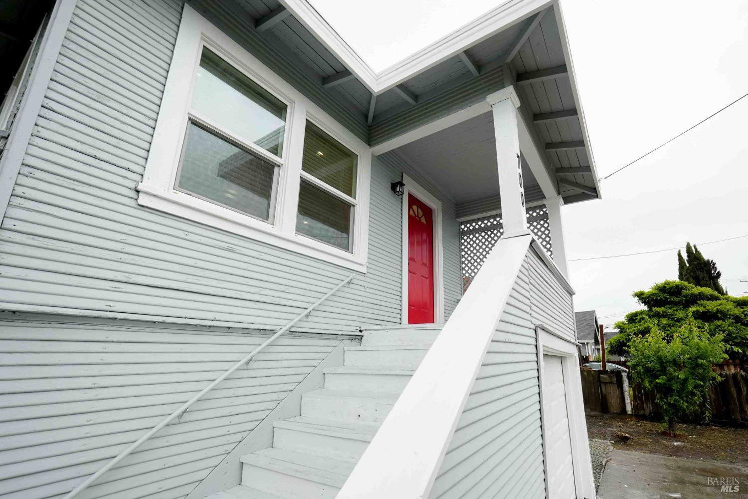 Detail Gallery Image 7 of 46 For 700 Springs Rd, Vallejo,  CA 94590 - 2 Beds | 1 Baths