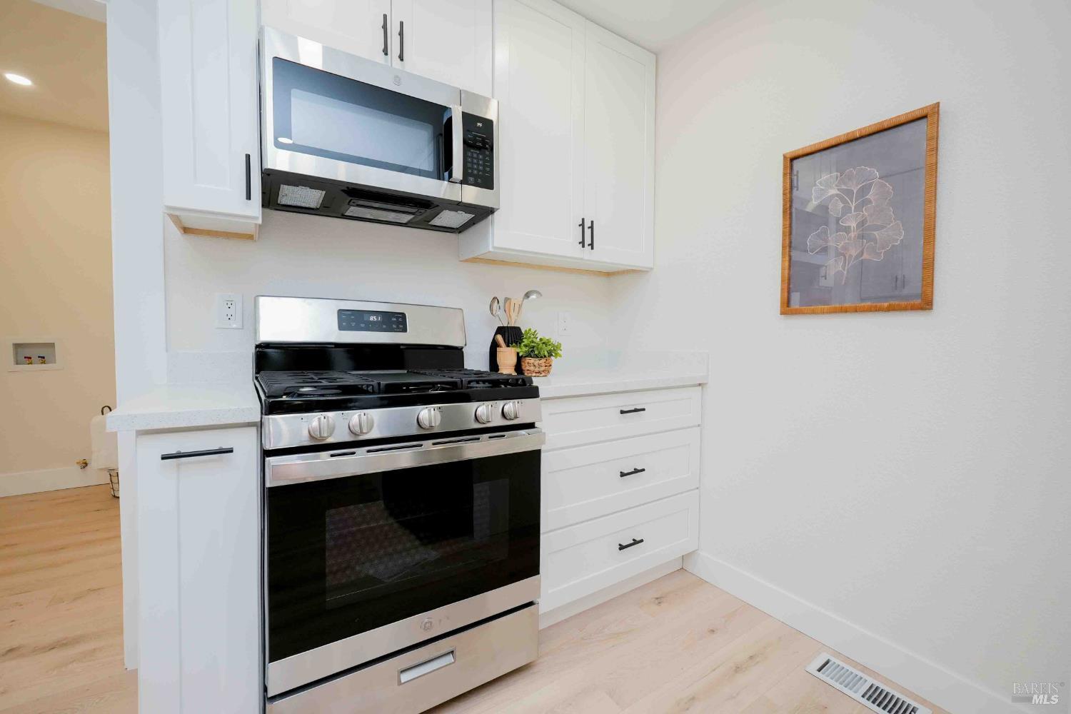 Detail Gallery Image 13 of 46 For 700 Springs Rd, Vallejo,  CA 94590 - 2 Beds | 1 Baths