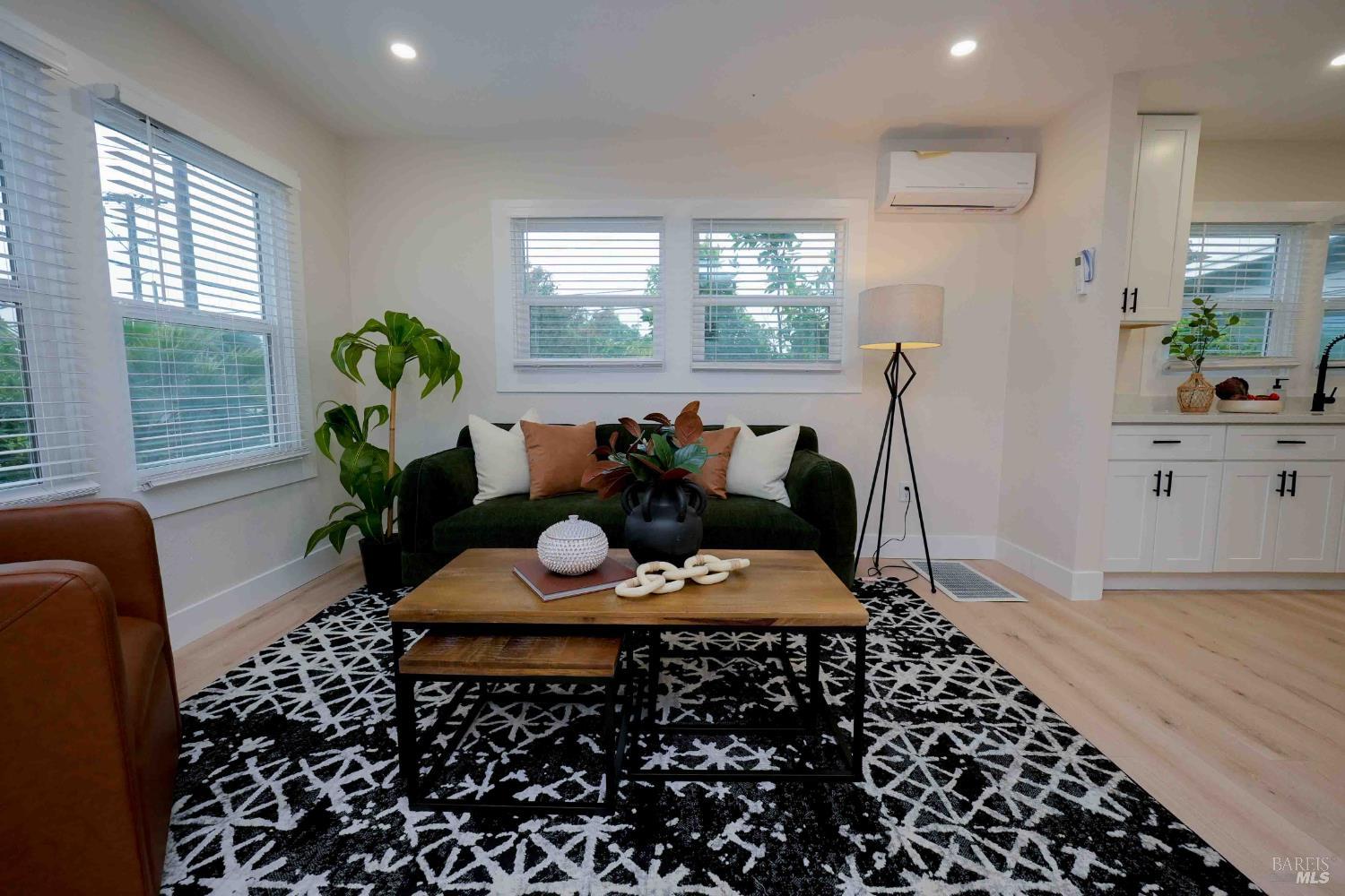 Detail Gallery Image 17 of 46 For 700 Springs Rd, Vallejo,  CA 94590 - 2 Beds | 1 Baths