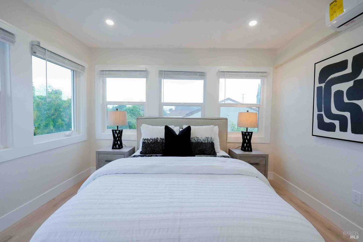 Detail Gallery Image 24 of 46 For 700 Springs Rd, Vallejo,  CA 94590 - 2 Beds | 1 Baths