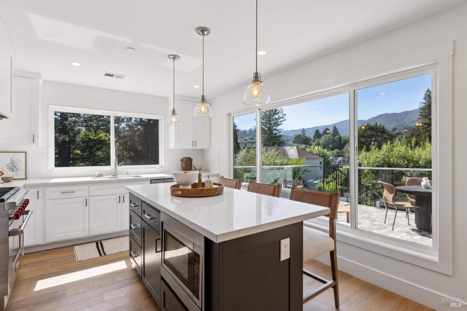 Detail Gallery Image 17 of 42 For 31 Alvarado Ave, Mill Valley,  CA 94941 - 4 Beds | 3 Baths