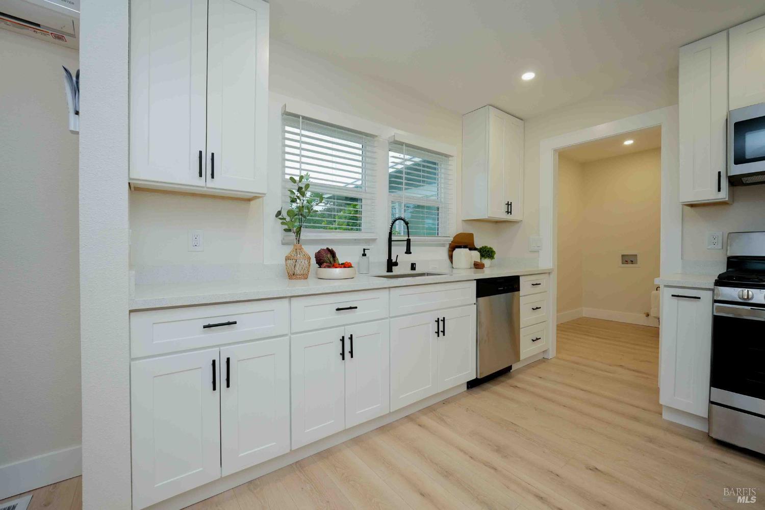 Detail Gallery Image 11 of 46 For 700 Springs Rd, Vallejo,  CA 94590 - 2 Beds | 1 Baths