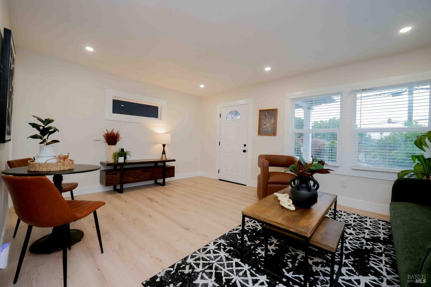 Detail Gallery Image 19 of 46 For 700 Springs Rd, Vallejo,  CA 94590 - 2 Beds | 1 Baths