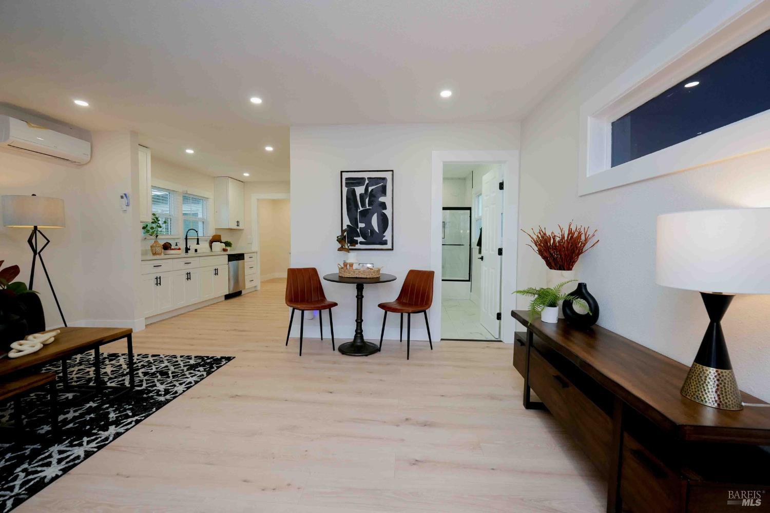 Detail Gallery Image 10 of 46 For 700 Springs Rd, Vallejo,  CA 94590 - 2 Beds | 1 Baths