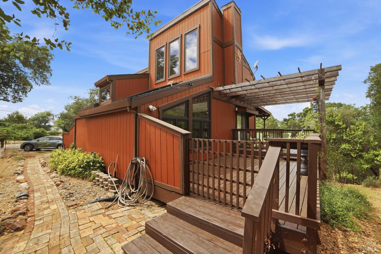 Detail Gallery Image 4 of 48 For 26807 Oak Knoll Ter, Cloverdale,  CA 95425 - 2 Beds | 2 Baths