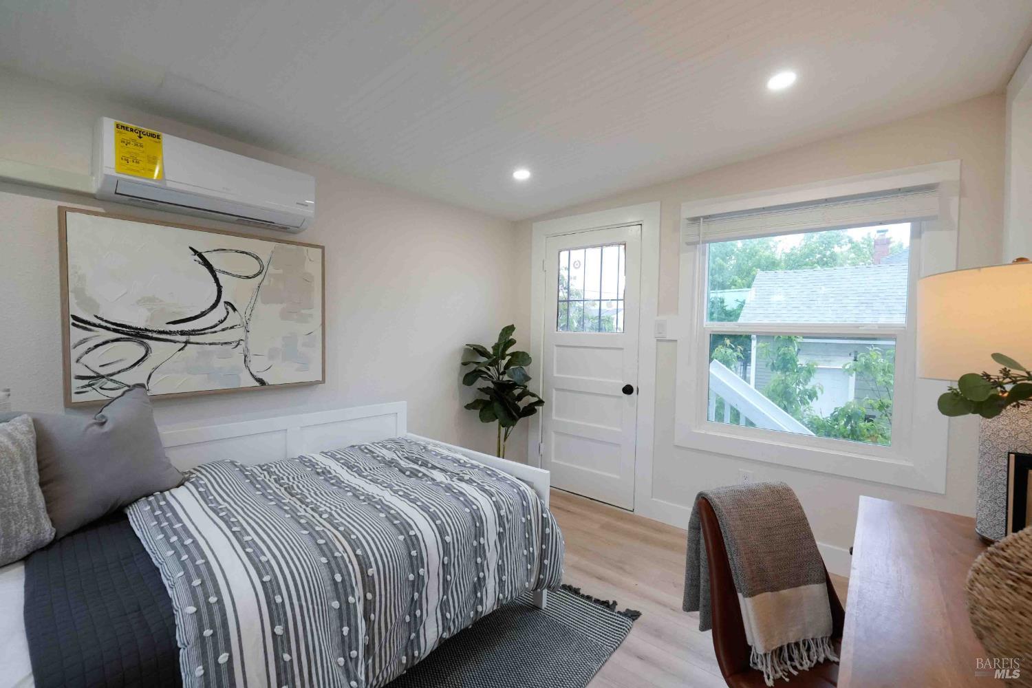 Detail Gallery Image 28 of 46 For 700 Springs Rd, Vallejo,  CA 94590 - 2 Beds | 1 Baths