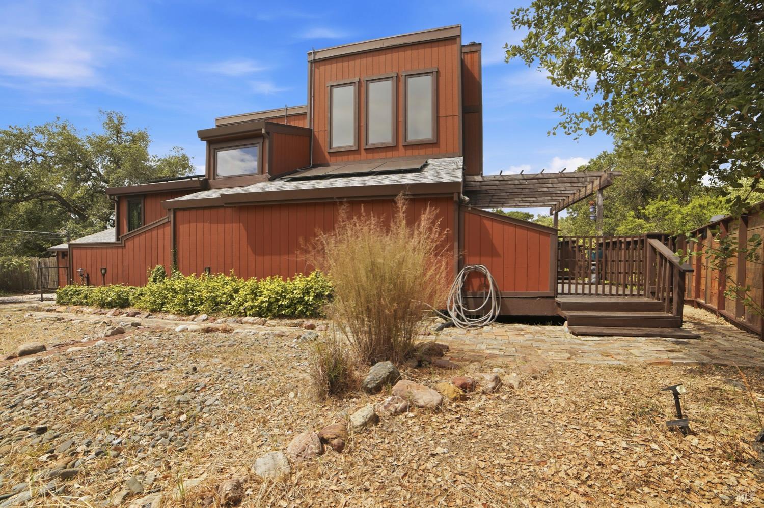 Detail Gallery Image 3 of 48 For 26807 Oak Knoll Ter, Cloverdale,  CA 95425 - 2 Beds | 2 Baths