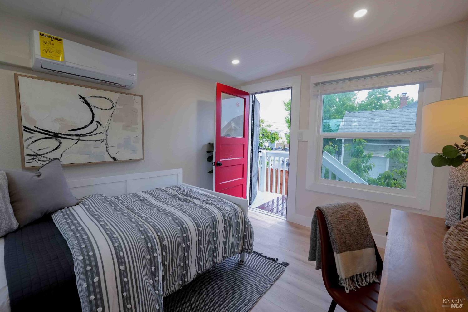 Detail Gallery Image 27 of 46 For 700 Springs Rd, Vallejo,  CA 94590 - 2 Beds | 1 Baths