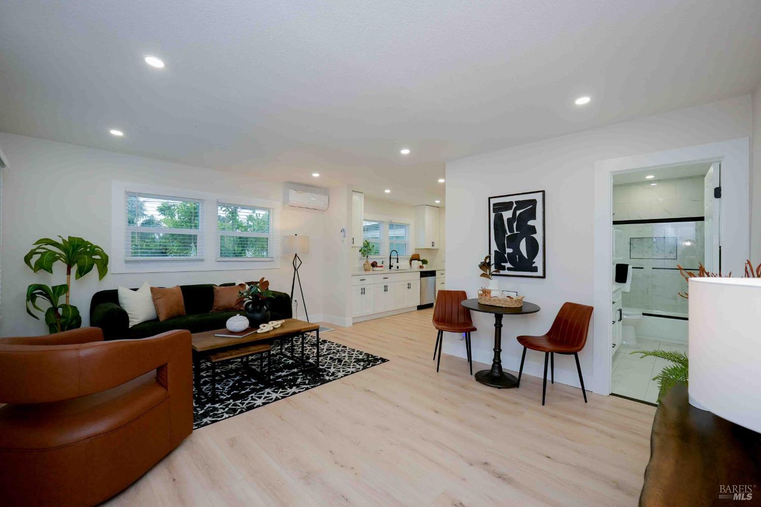 Detail Gallery Image 9 of 46 For 700 Springs Rd, Vallejo,  CA 94590 - 2 Beds | 1 Baths