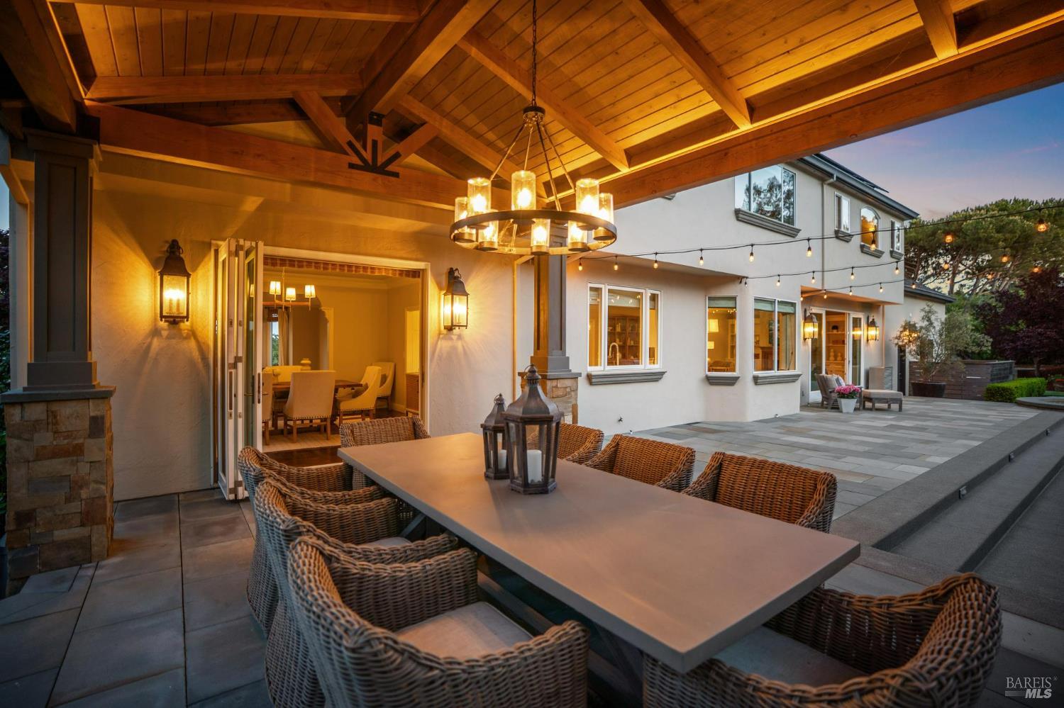 Detail Gallery Image 27 of 88 For 43 Oak Valley Dr, Novato,  CA 94947 - 5 Beds | 3 Baths