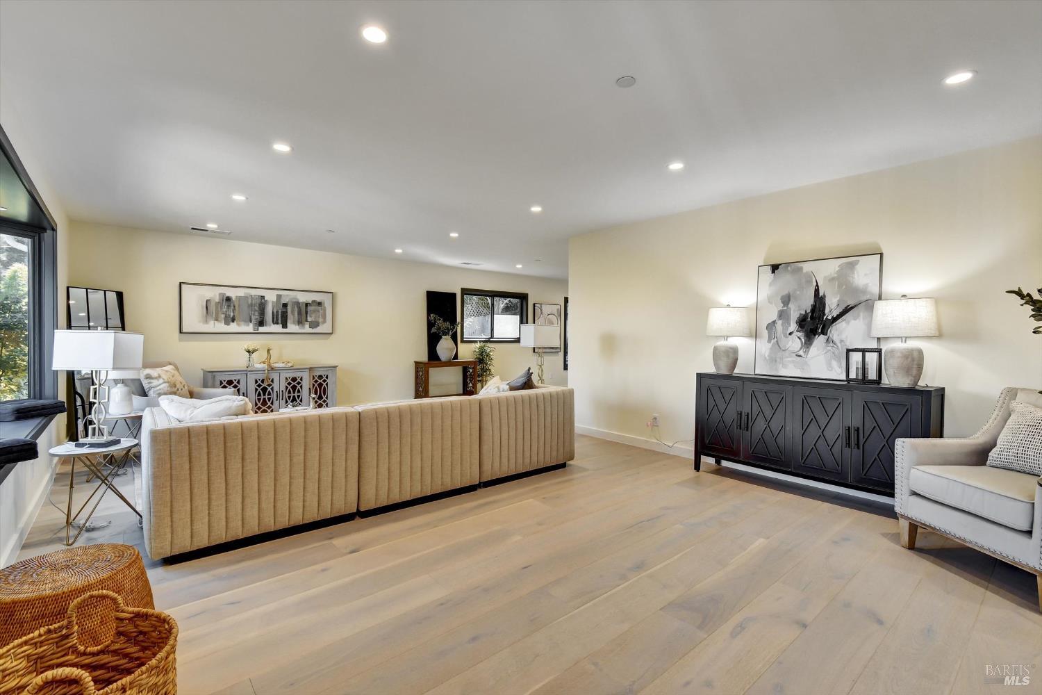 Detail Gallery Image 11 of 40 For 148 Auburn St, San Rafael,  CA 94901 - – Beds | – Baths