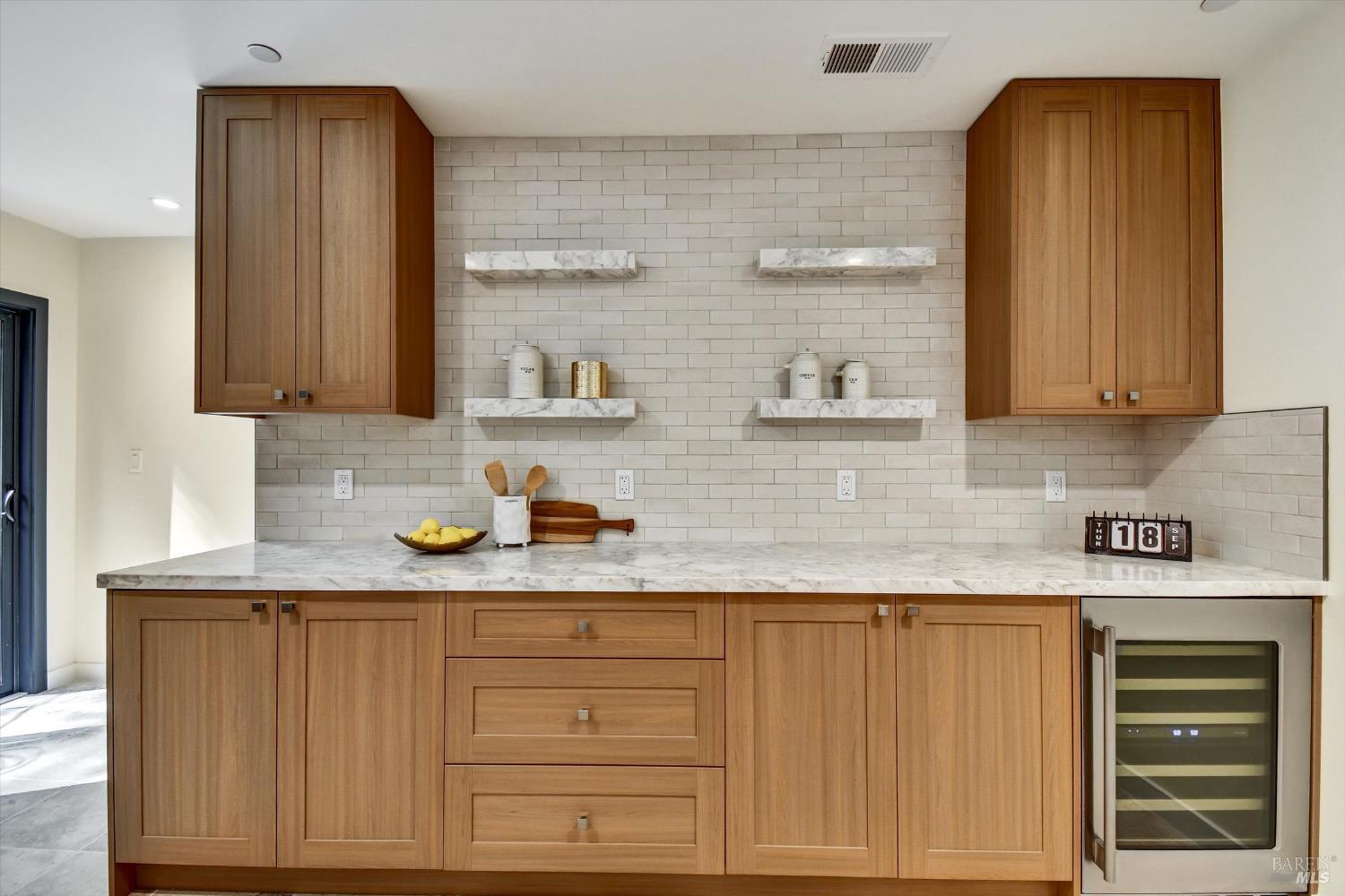 Detail Gallery Image 5 of 40 For 148 Auburn St, San Rafael,  CA 94901 - – Beds | – Baths