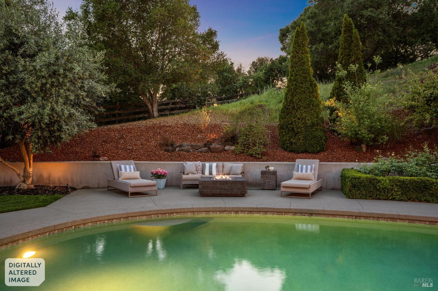 Detail Gallery Image 32 of 88 For 43 Oak Valley Dr, Novato,  CA 94947 - 5 Beds | 3 Baths