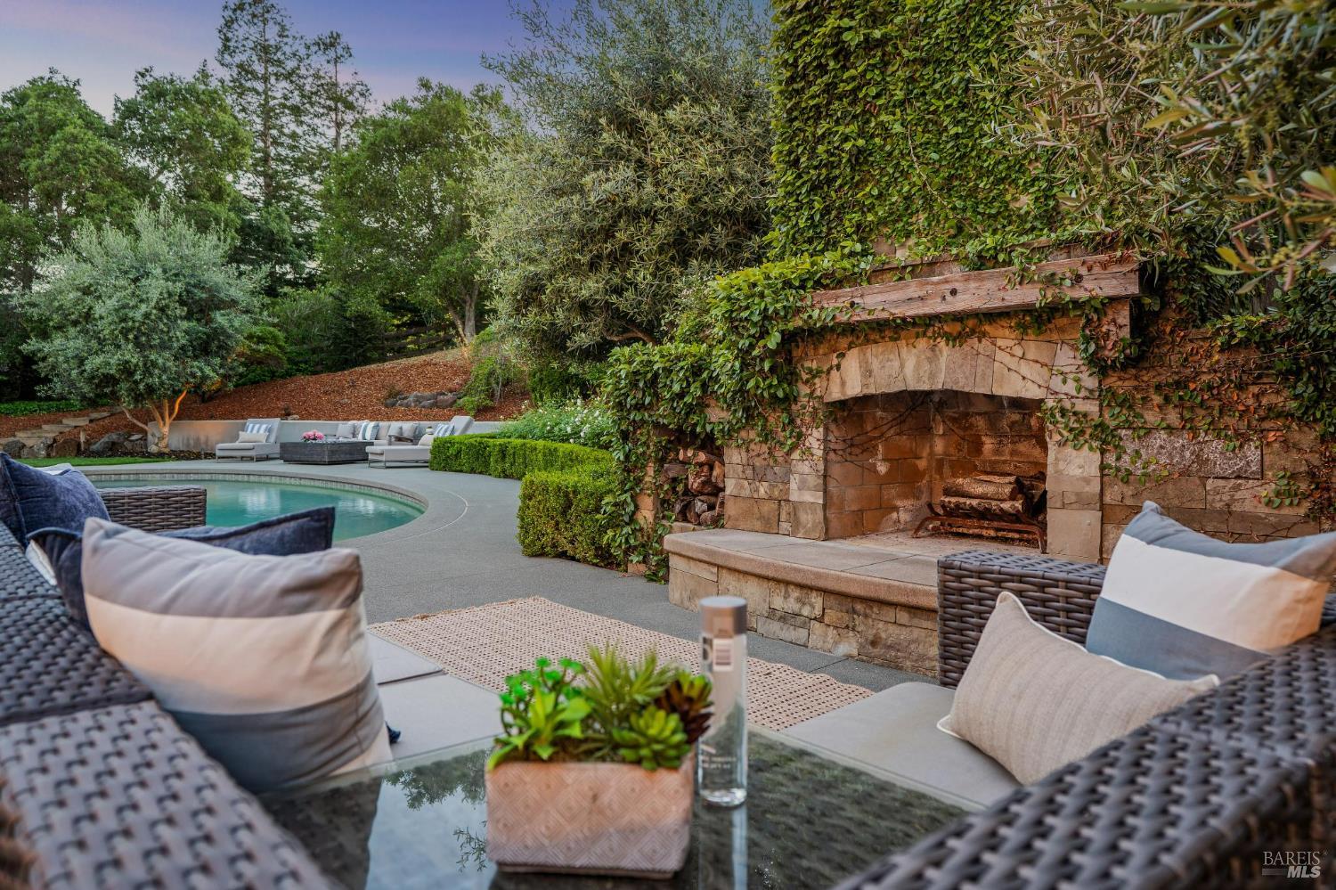 Detail Gallery Image 77 of 88 For 43 Oak Valley Dr, Novato,  CA 94947 - 5 Beds | 3 Baths