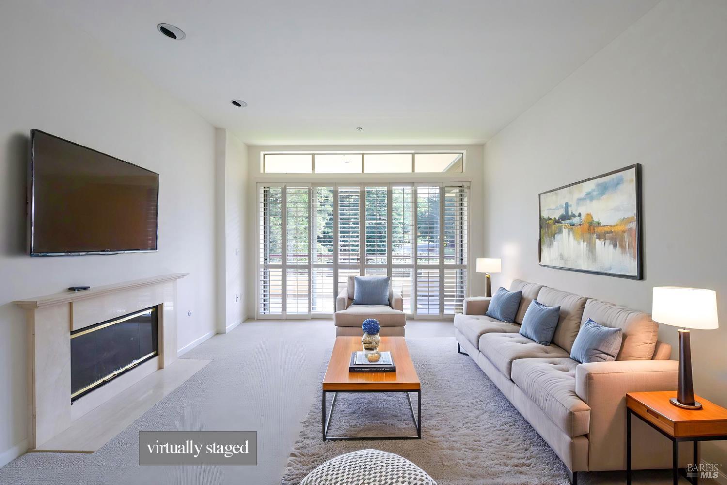 Detail Gallery Image 3 of 22 For 100 Deer Valley Rd 3g,  San Rafael,  CA 94903 - 2 Beds | 2 Baths