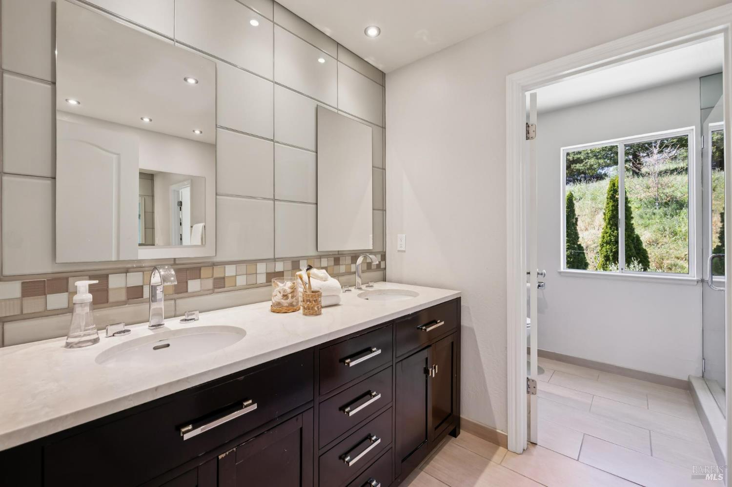 Detail Gallery Image 58 of 88 For 43 Oak Valley Dr, Novato,  CA 94947 - 5 Beds | 3 Baths