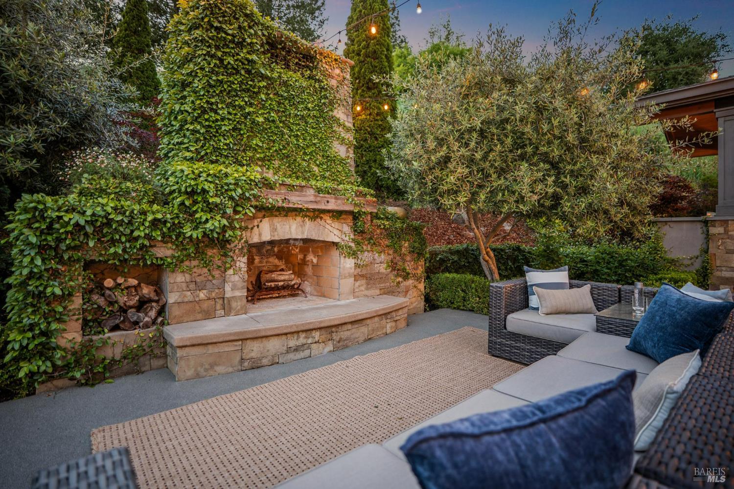 Detail Gallery Image 80 of 88 For 43 Oak Valley Dr, Novato,  CA 94947 - 5 Beds | 3 Baths