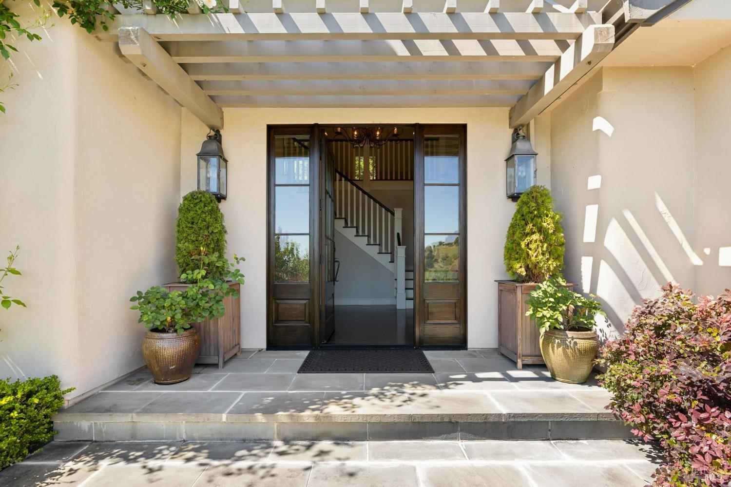 Detail Gallery Image 39 of 88 For 43 Oak Valley Dr, Novato,  CA 94947 - 5 Beds | 3 Baths