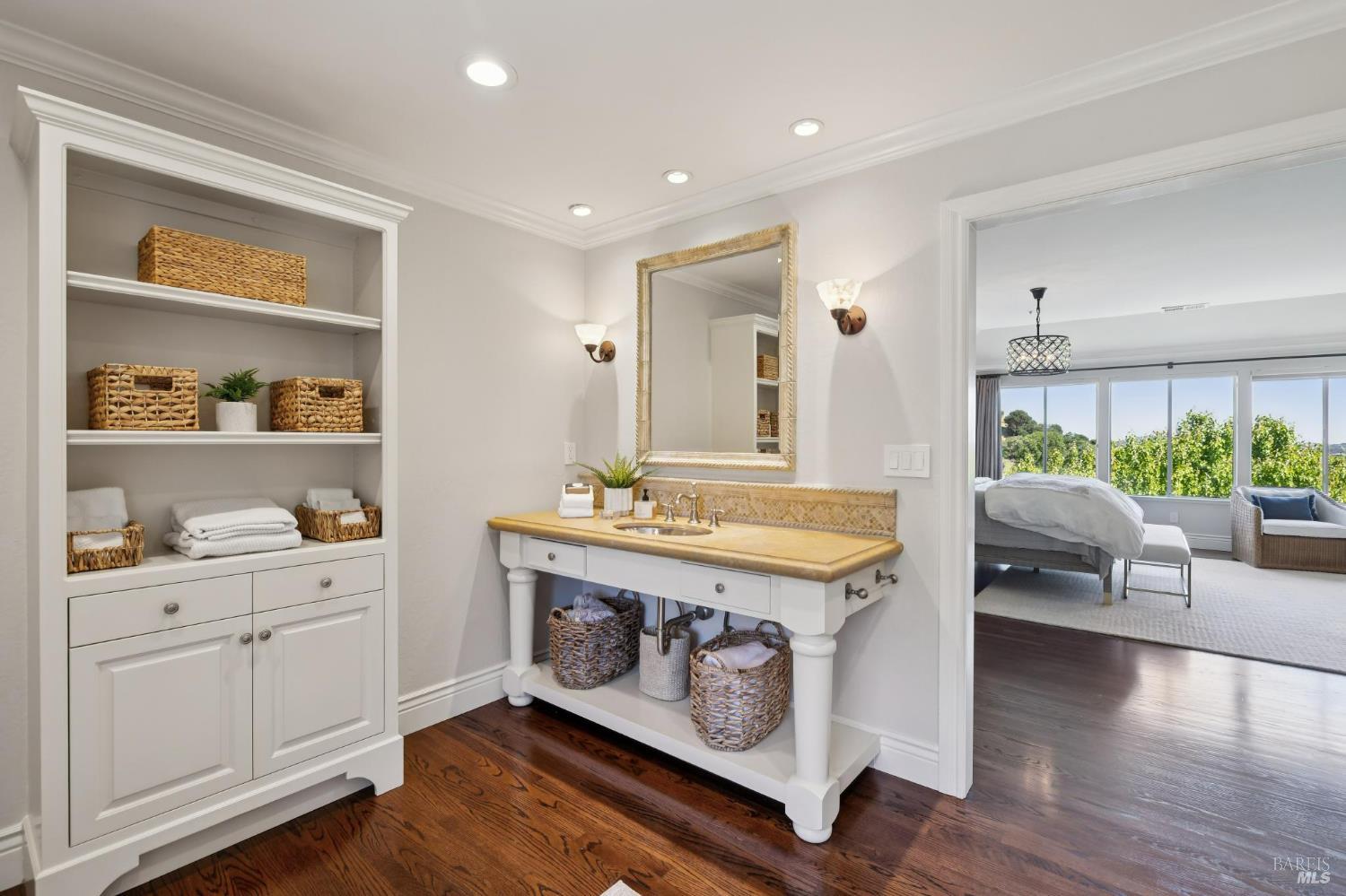 Detail Gallery Image 54 of 88 For 43 Oak Valley Dr, Novato,  CA 94947 - 5 Beds | 3 Baths