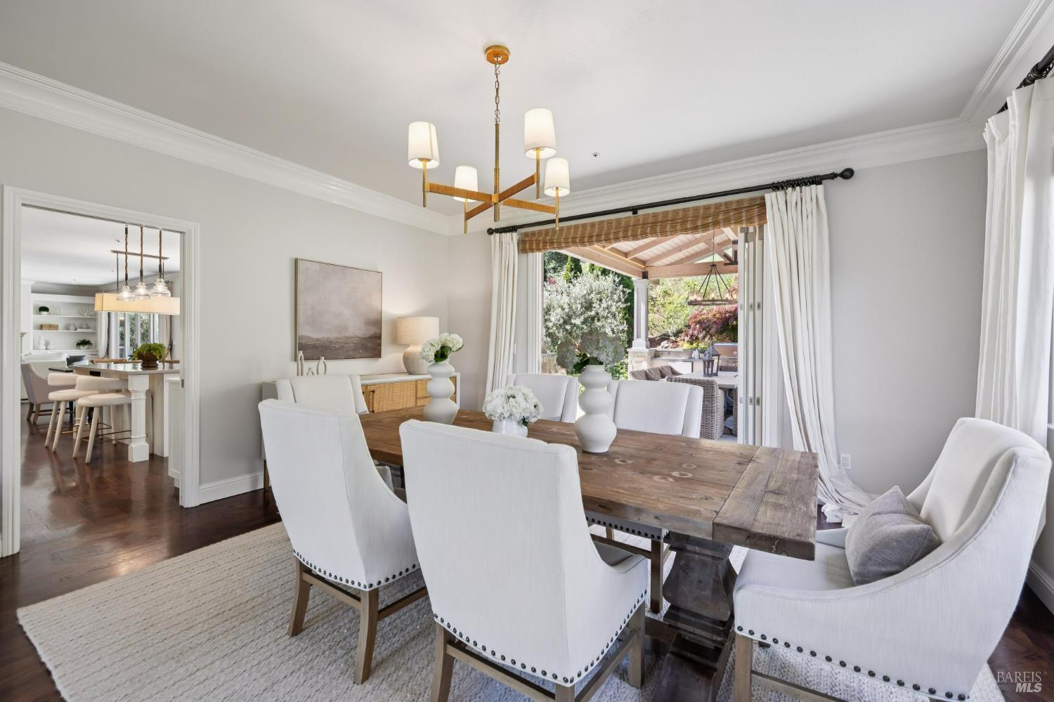 Detail Gallery Image 14 of 88 For 43 Oak Valley Dr, Novato,  CA 94947 - 5 Beds | 3 Baths