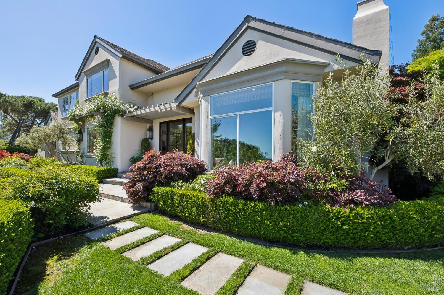 Detail Gallery Image 38 of 88 For 43 Oak Valley Dr, Novato,  CA 94947 - 5 Beds | 3 Baths