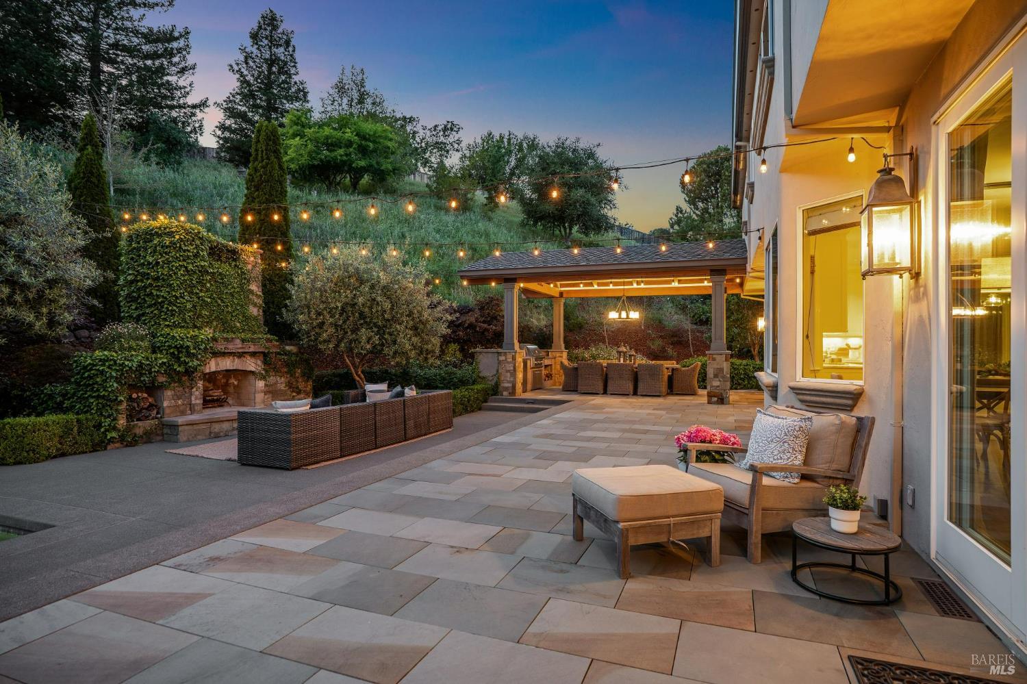 Detail Gallery Image 81 of 88 For 43 Oak Valley Dr, Novato,  CA 94947 - 5 Beds | 3 Baths