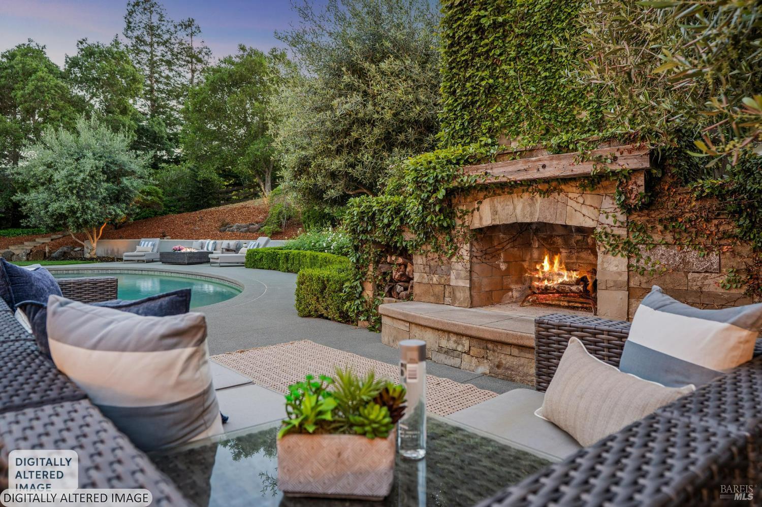 Detail Gallery Image 5 of 88 For 43 Oak Valley Dr, Novato,  CA 94947 - 5 Beds | 3 Baths