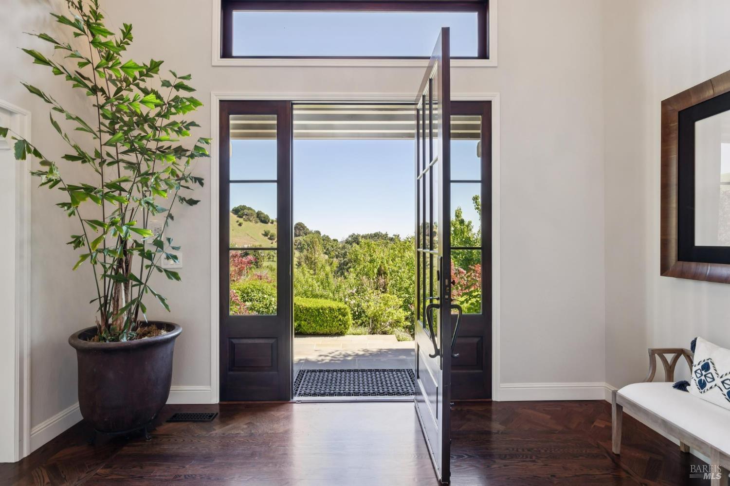 Detail Gallery Image 6 of 88 For 43 Oak Valley Dr, Novato,  CA 94947 - 5 Beds | 3 Baths