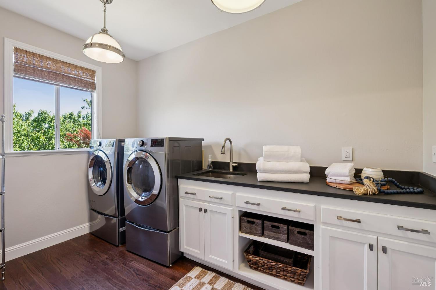 Detail Gallery Image 66 of 88 For 43 Oak Valley Dr, Novato,  CA 94947 - 5 Beds | 3 Baths