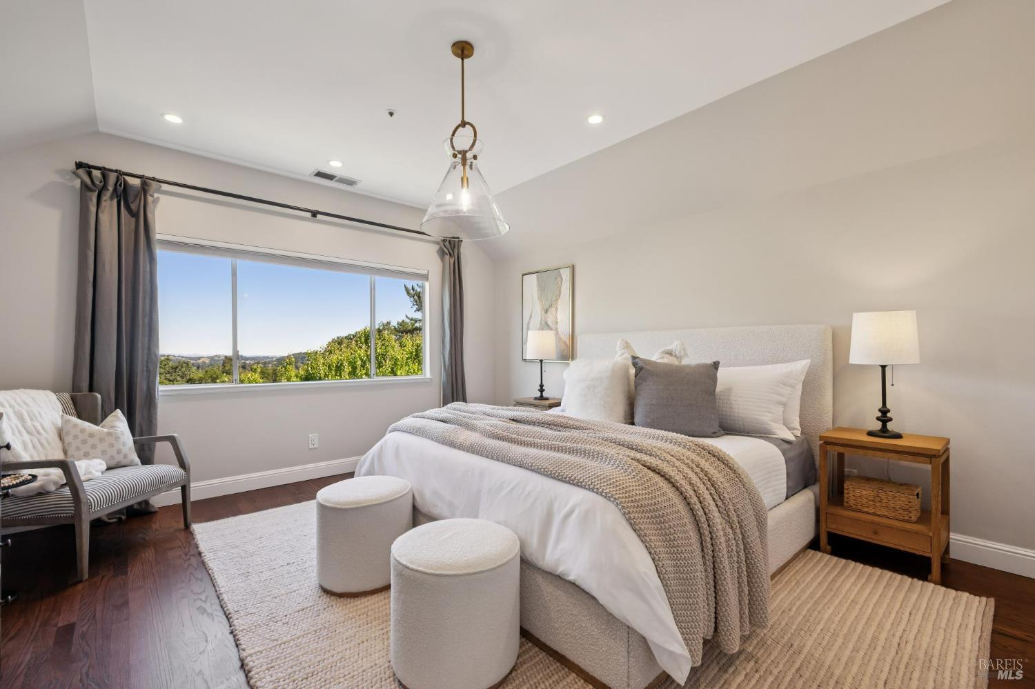 Detail Gallery Image 56 of 88 For 43 Oak Valley Dr, Novato,  CA 94947 - 5 Beds | 3 Baths