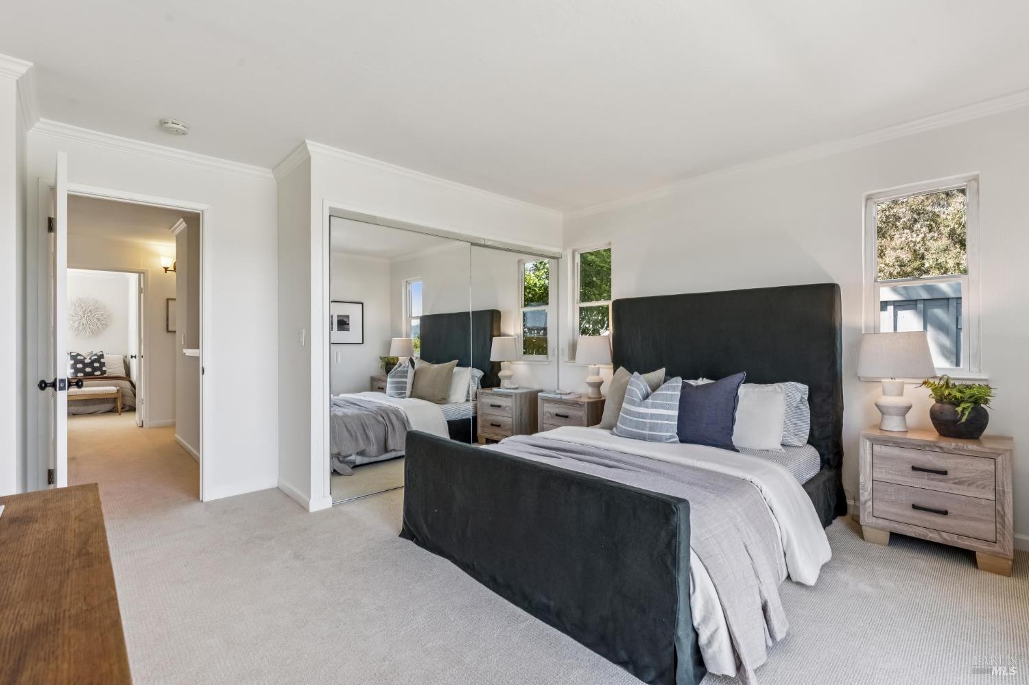 Detail Gallery Image 17 of 33 For 135 Lincoln Dr, Sausalito,  CA 94965 - 3 Beds | 2/1 Baths
