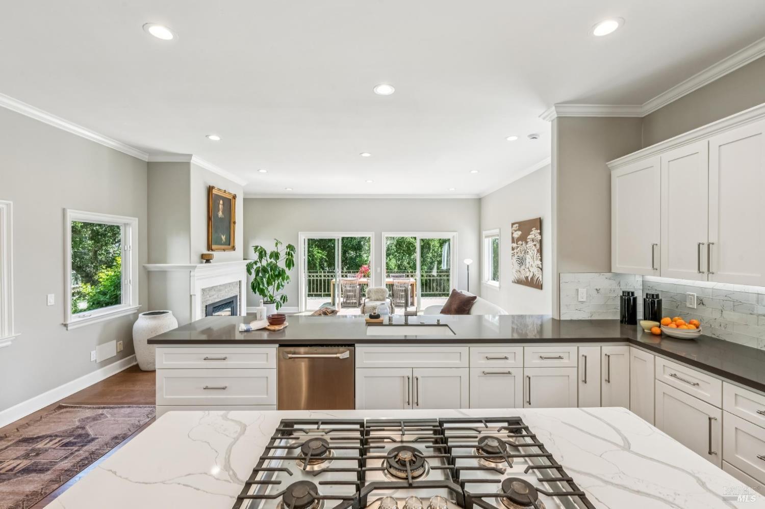 Detail Gallery Image 19 of 56 For 5 Heatherstone Ln, San Rafael,  CA 94903 - 4 Beds | 3 Baths