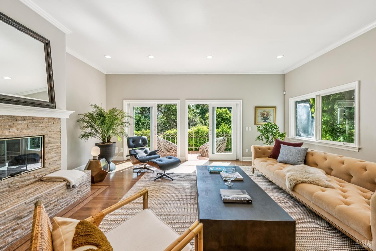 Detail Gallery Image 9 of 56 For 5 Heatherstone Ln, San Rafael,  CA 94903 - 4 Beds | 3 Baths