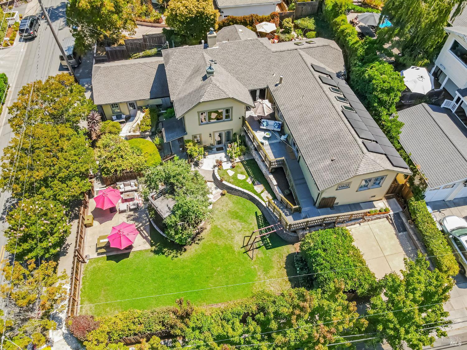 Detail Gallery Image 34 of 34 For 405 Oakdale Ave, Corte Madera,  CA 94925 - 5 Beds | 4/1 Baths