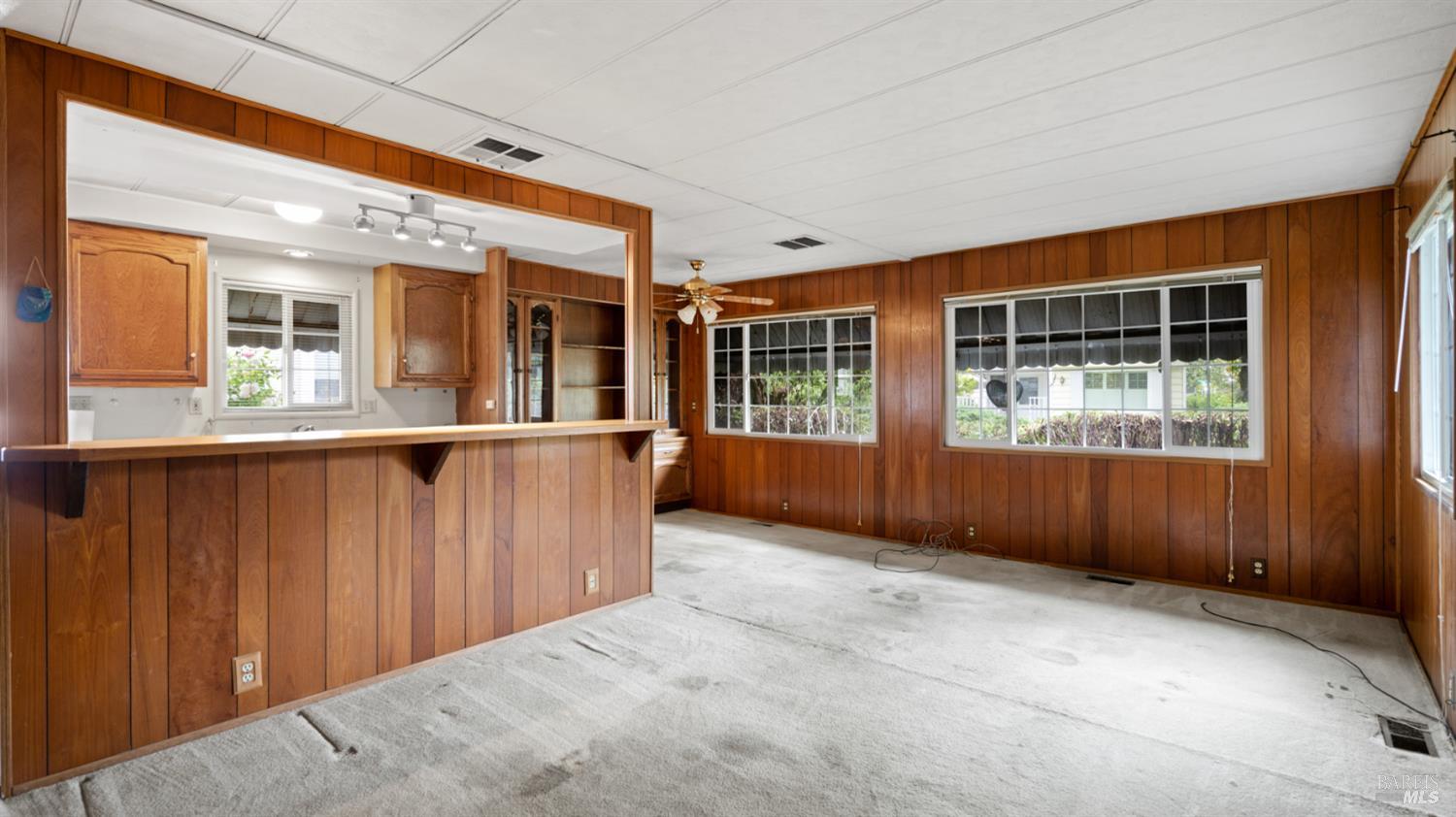 Detail Gallery Image 3 of 23 For 506 Vera Cruz Ave, Novato,  CA 94949 - 2 Beds | 1 Baths