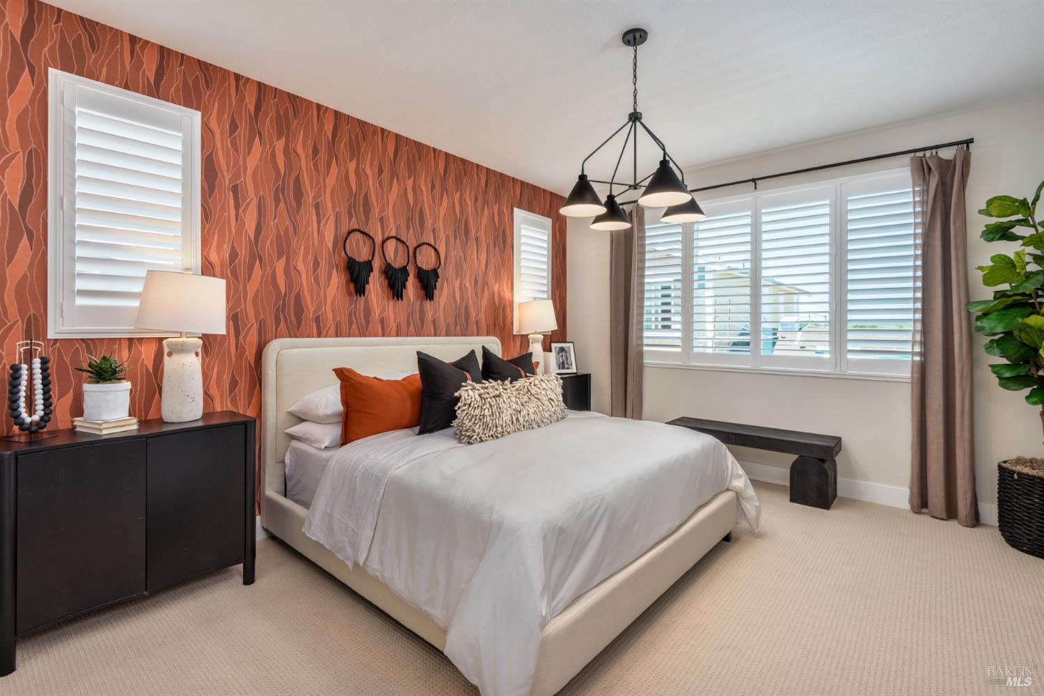 2527 Courtney Avenue photo 2