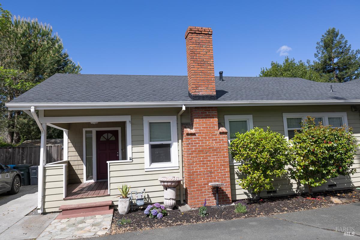 1685 W College Avenue photo 3