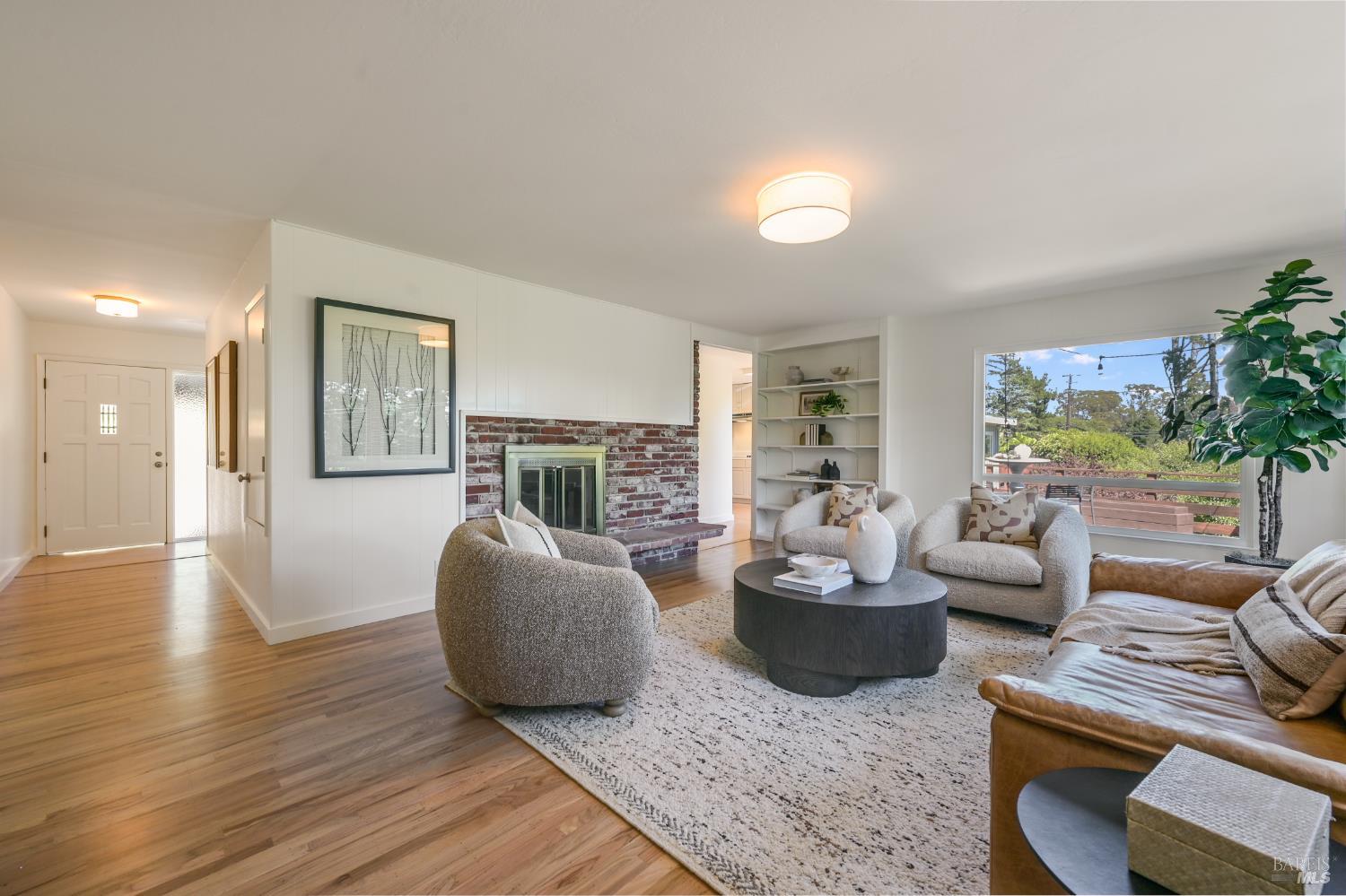 Detail Gallery Image 5 of 47 For 195 Edgewood Ave, Mill Valley,  CA 94941 - 4 Beds | 3 Baths