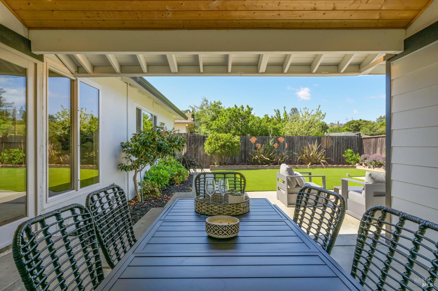 Detail Gallery Image 38 of 44 For 16 Wallace Way, San Rafael,  CA 94903 - 4 Beds | 3 Baths