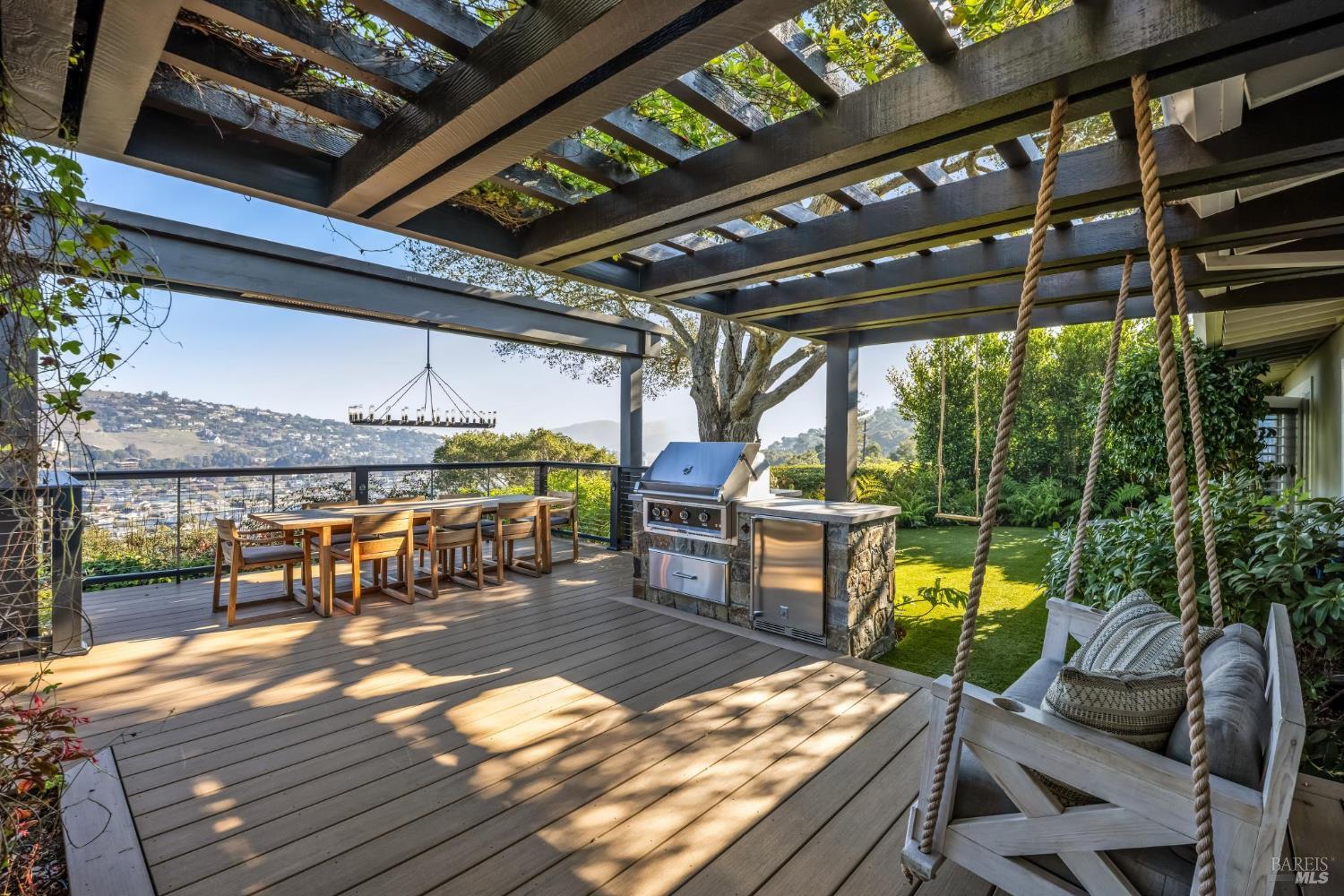 Detail Gallery Image 4 of 25 For 7 Britton Ave, Belvedere,  CA 94920 - 4 Beds | 2/1 Baths