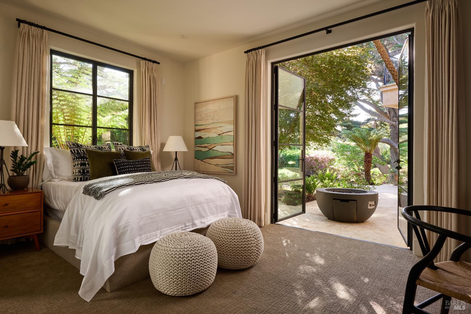 Detail Gallery Image 13 of 19 For 608 Seminary Dr, Mill Valley,  CA 94941 - 5 Beds | 4/2 Baths