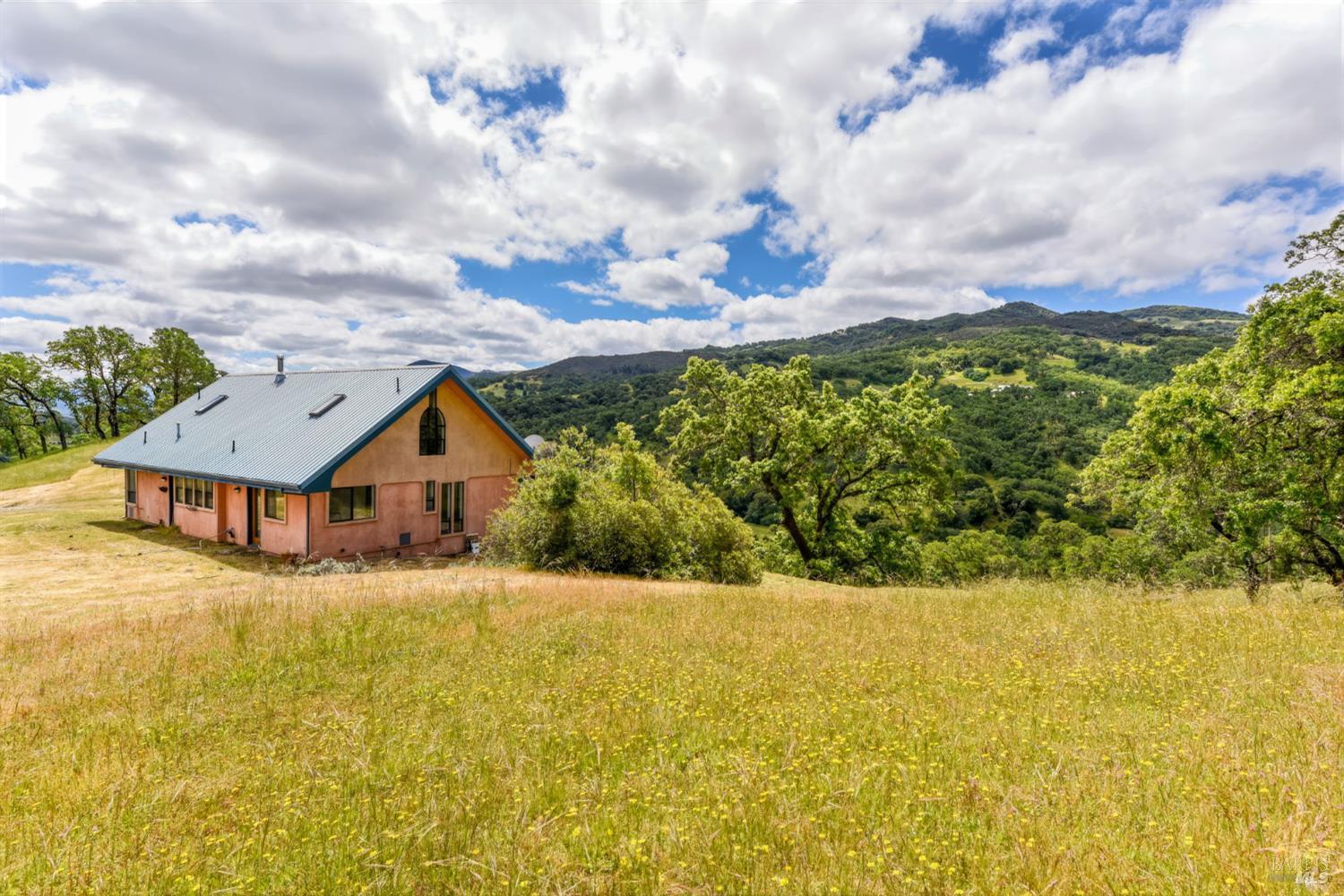 Detail Gallery Image 32 of 46 For 4610 Feliz Creek Rd, Hopland,  CA 95449 - 1 Beds | 1/1 Baths