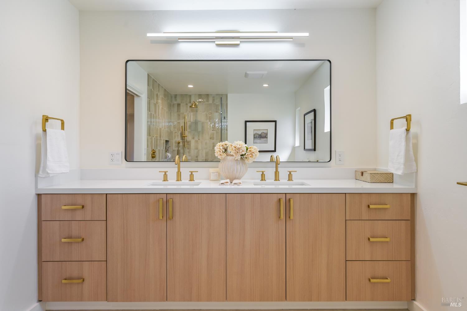 Detail Gallery Image 17 of 47 For 195 Edgewood Ave, Mill Valley,  CA 94941 - 4 Beds | 3 Baths