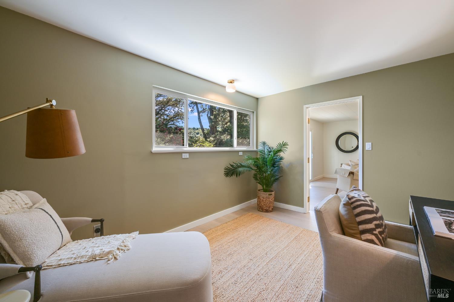 Detail Gallery Image 30 of 47 For 195 Edgewood Ave, Mill Valley,  CA 94941 - 4 Beds | 3 Baths