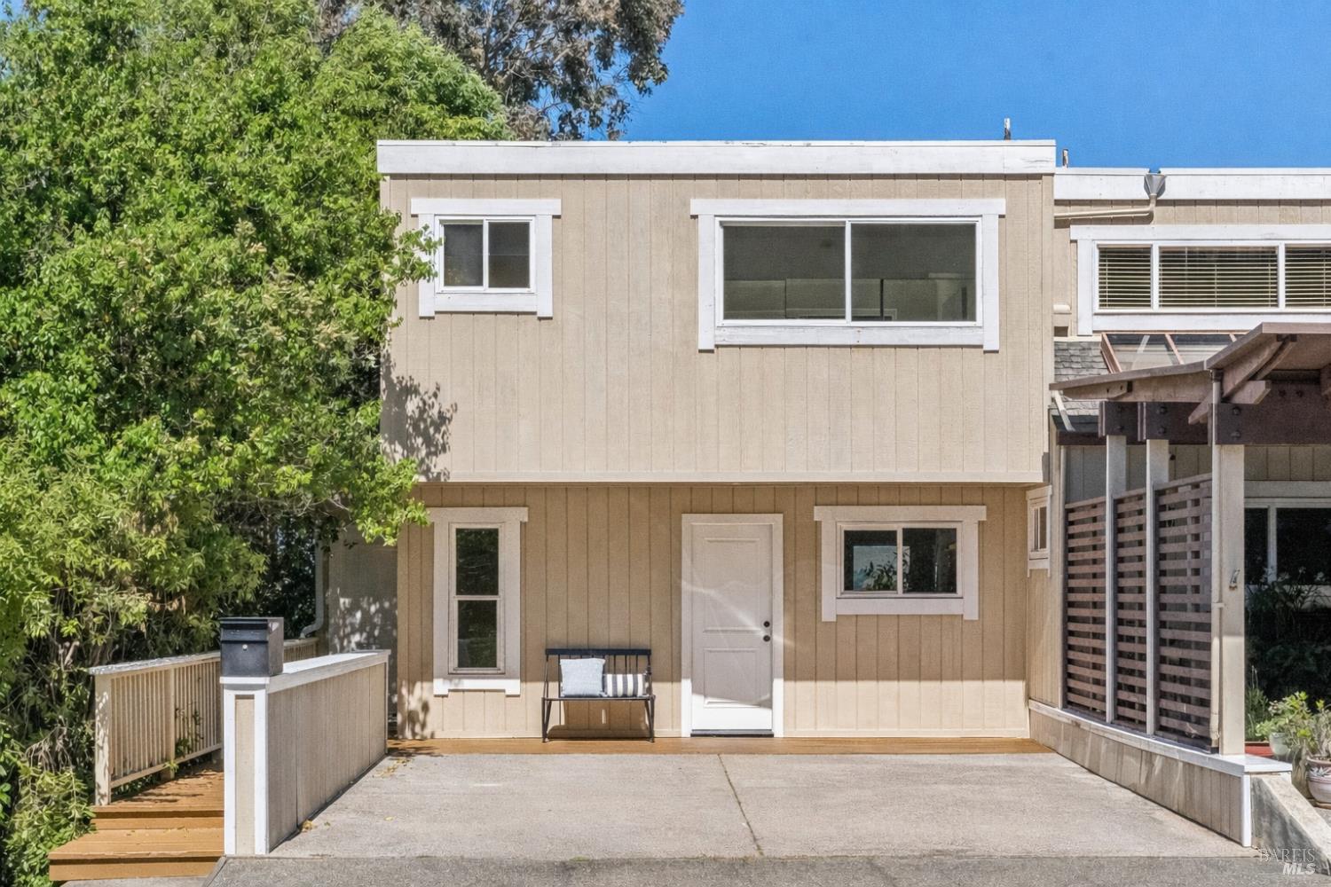 Detail Gallery Image 30 of 33 For 135 Lincoln Dr, Sausalito,  CA 94965 - 3 Beds | 2/1 Baths