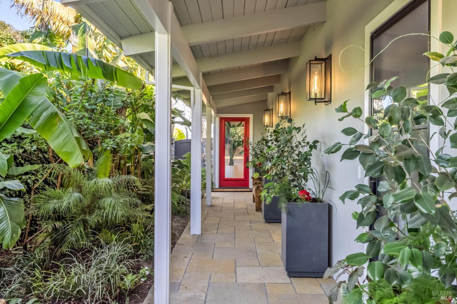 Detail Gallery Image 8 of 25 For 7 Britton Ave, Belvedere,  CA 94920 - 4 Beds | 2/1 Baths