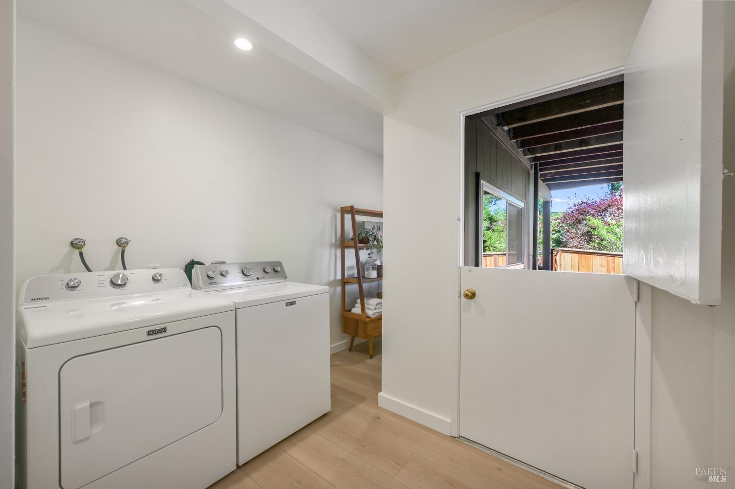 Detail Gallery Image 38 of 47 For 195 Edgewood Ave, Mill Valley,  CA 94941 - 4 Beds | 3 Baths