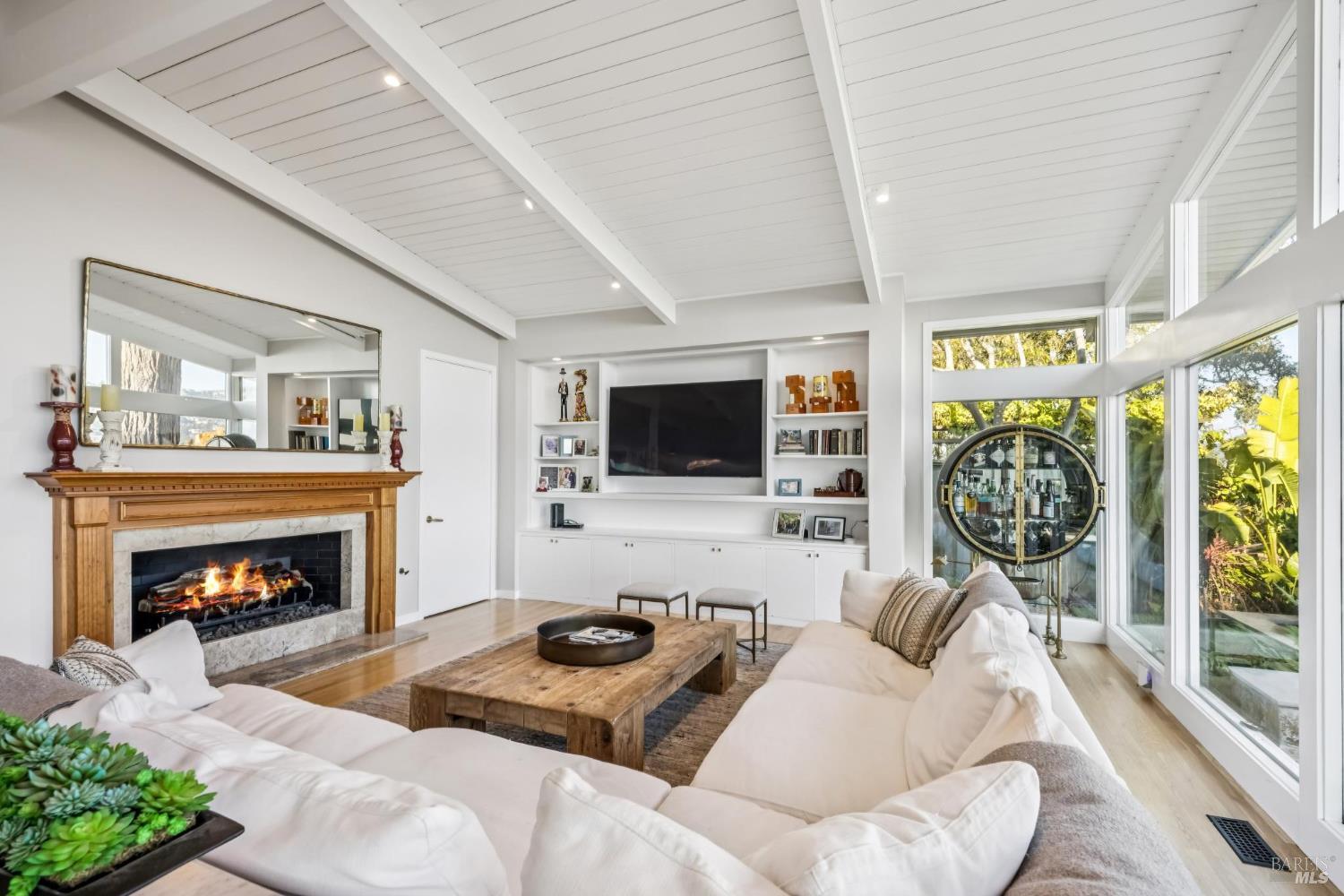 Detail Gallery Image 10 of 25 For 7 Britton Ave, Belvedere,  CA 94920 - 4 Beds | 2/1 Baths